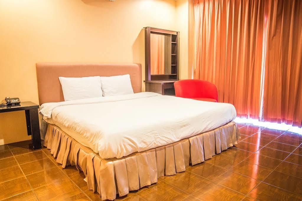 Fnb Hotel Central Pattaya Extérieur photo
